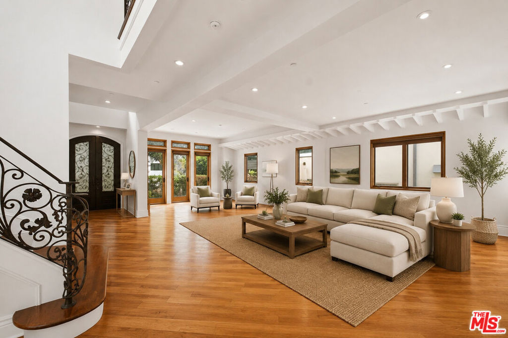 1126 Yale Street, Santa Monica, CA 90403 — photo 1