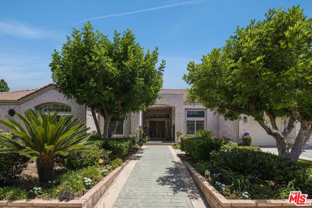 9550 White Oak Avenue, Los Angeles, CA 91325 — photo 1