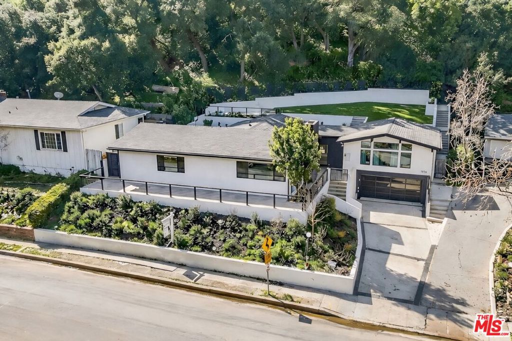 3873 Royal Woods Drive, Sherman Oaks, CA 91403 — photo 1