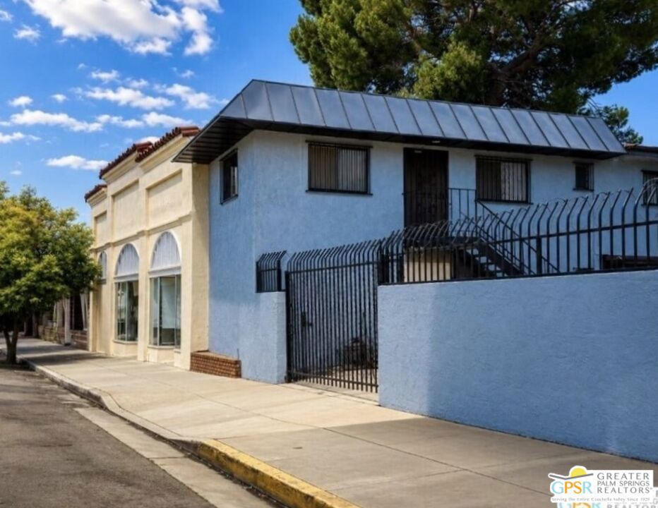 1273 S Cochran Avenue, Los Angeles, CA 90019 — photo 1