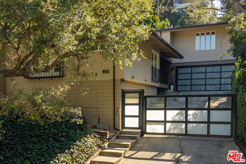 11922 Sunshine Terrace, Studio City, CA 91604 — photo 1