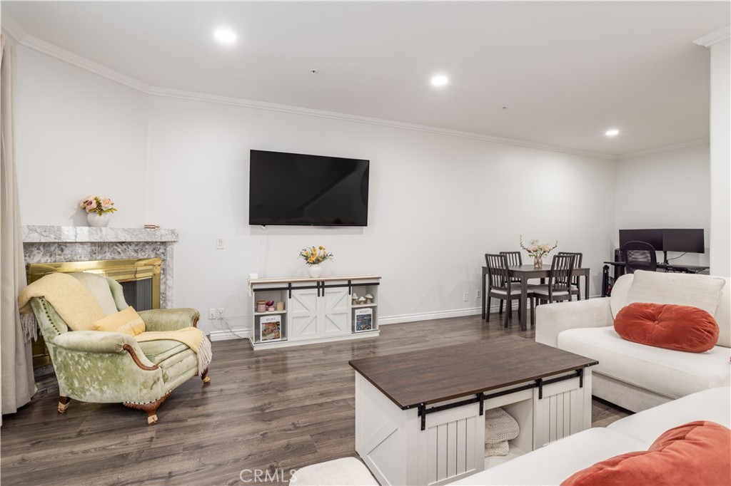 18347 Saticoy Street 35, Reseda, CA 91335 — photo 1