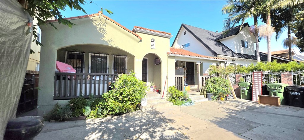 1249 1251 W 39th Street 2, Los Angeles, CA 90037 — photo 1