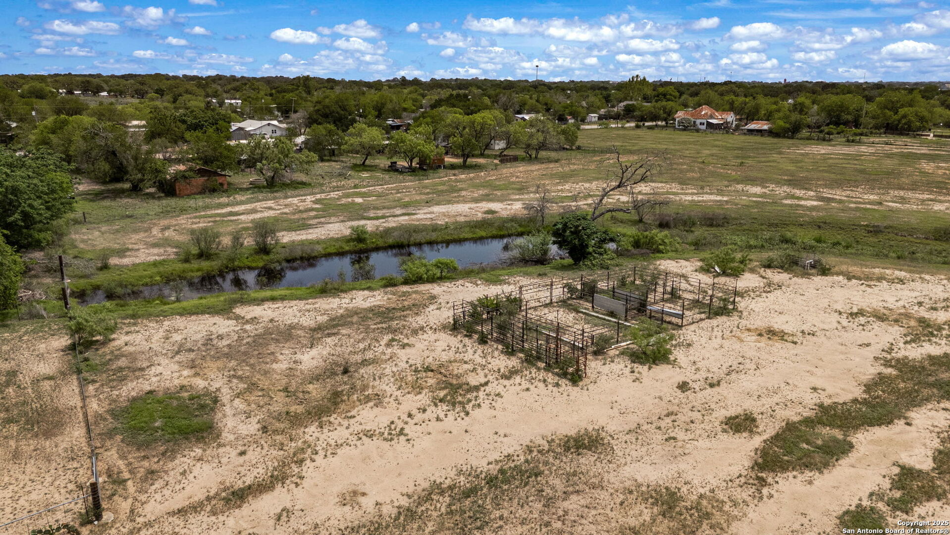 716 Fay Ave, Devine, TX 78016 — photo 1