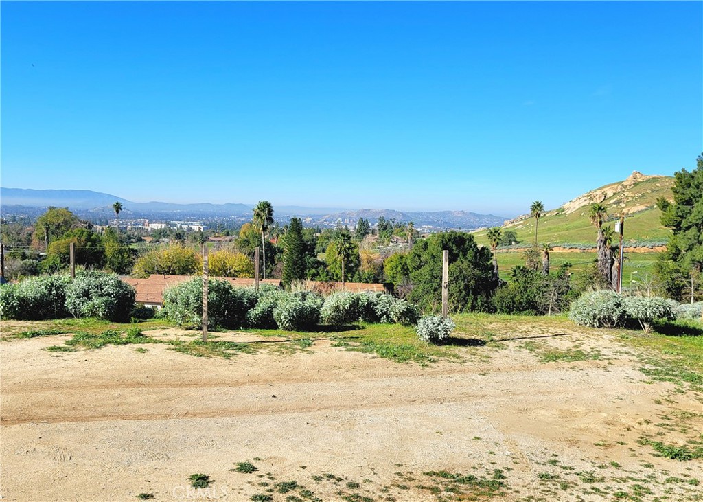 2935 Galaxie Heights Road
