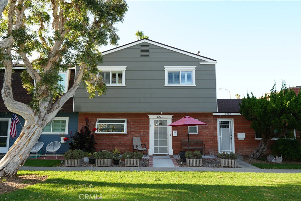 8226 Pennington Dr, Huntington Beach, CA 92646 — photo 1