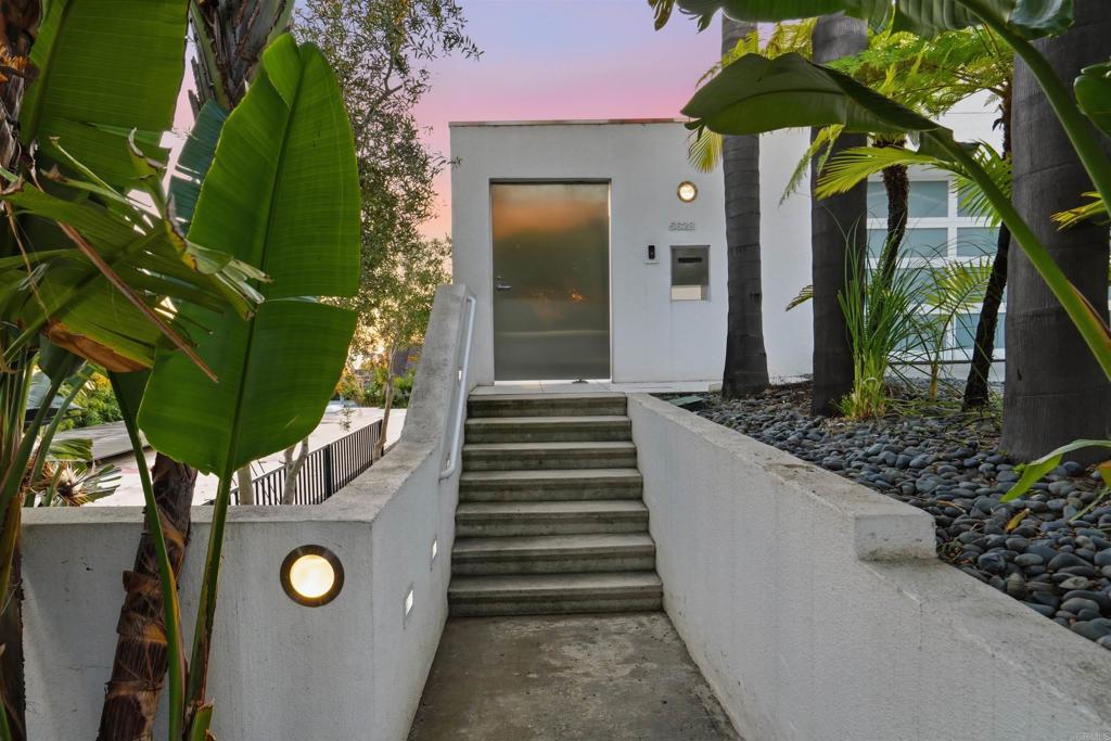 5628 Linda Rosa, La Jolla, CA 92037 — photo 1