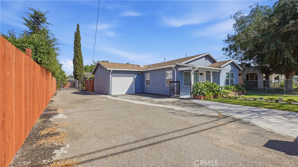 215 N Mcclay, Santa Ana, CA 92701 — photo 1