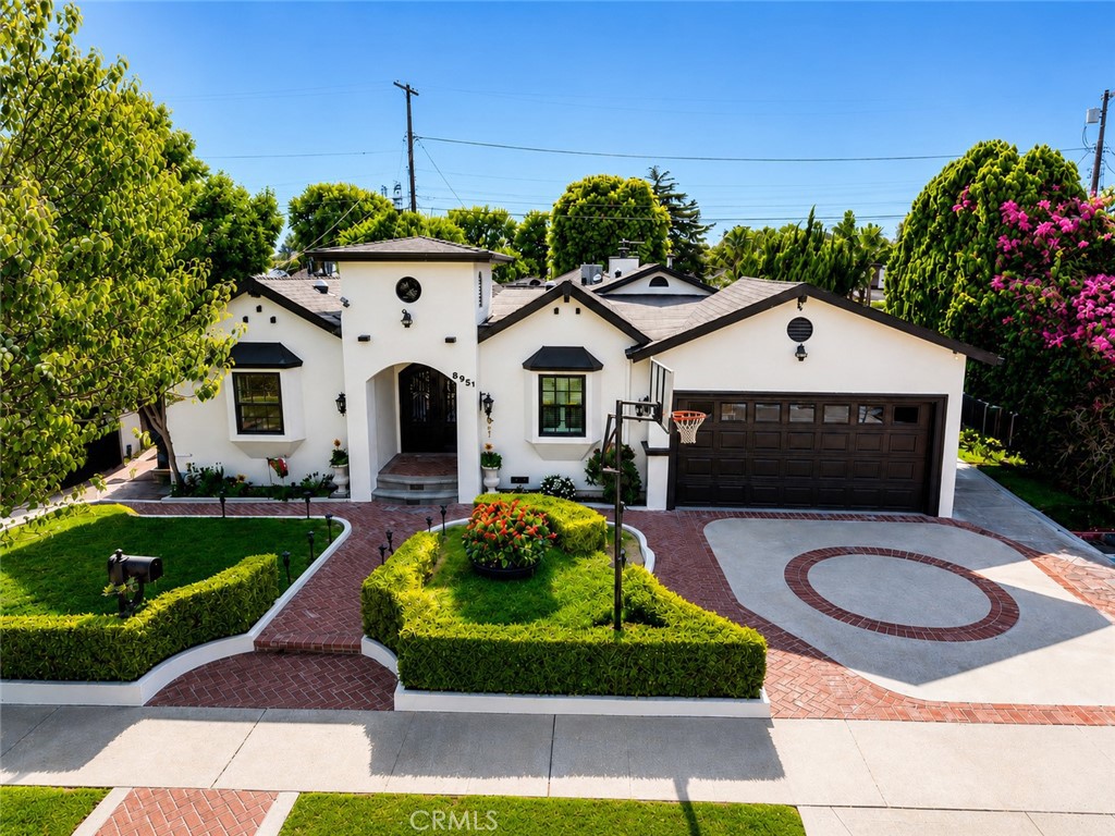 8951 Yolanda, Northridge, CA 91324 — photo 1