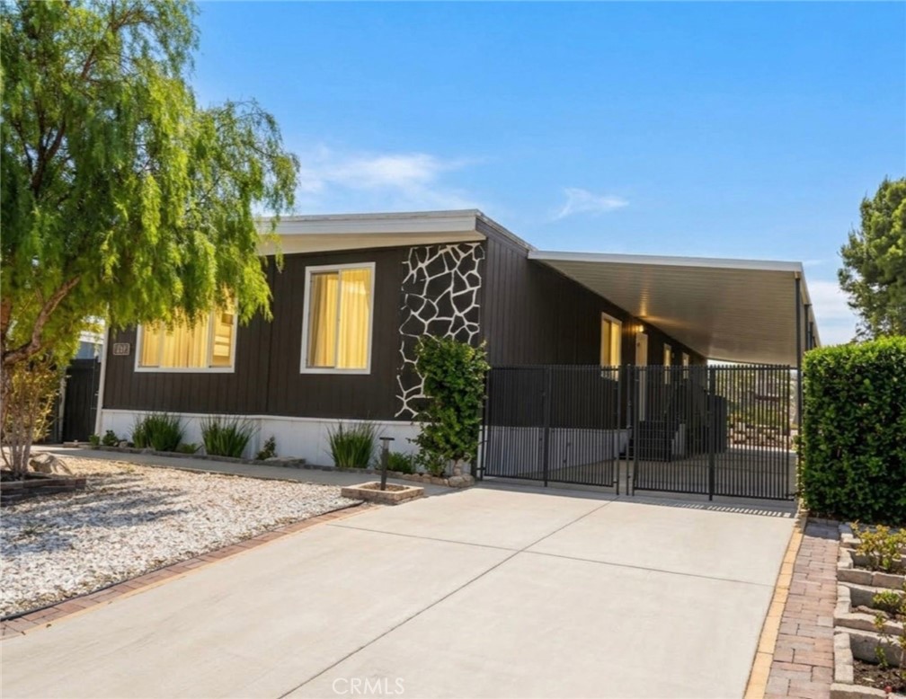 13870 Rodeo, Victorville, CA 92395 — photo 1