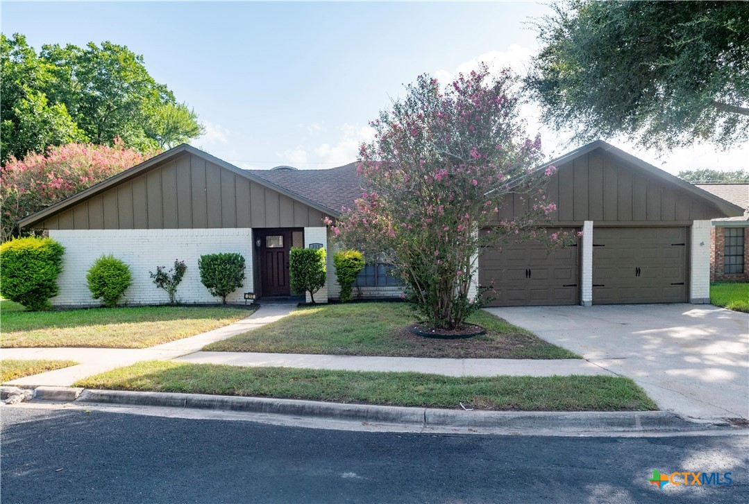 213 Taos Drive, Victoria, TX 77904 — photo 1