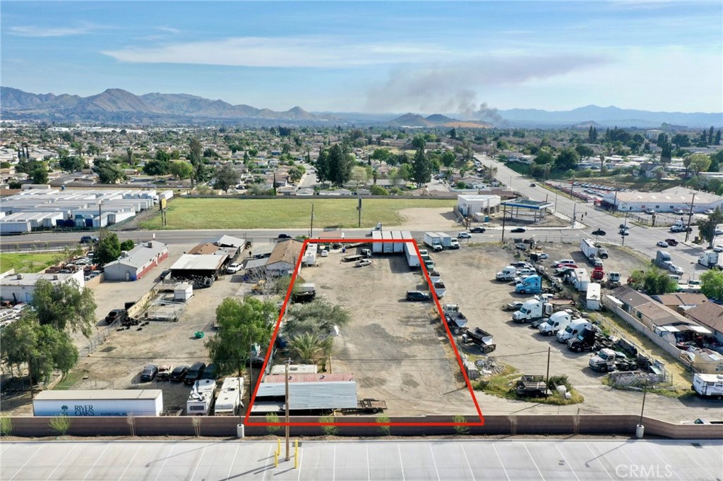 1966 W Rialto, San Bernardino, CA 92410 — photo 1
