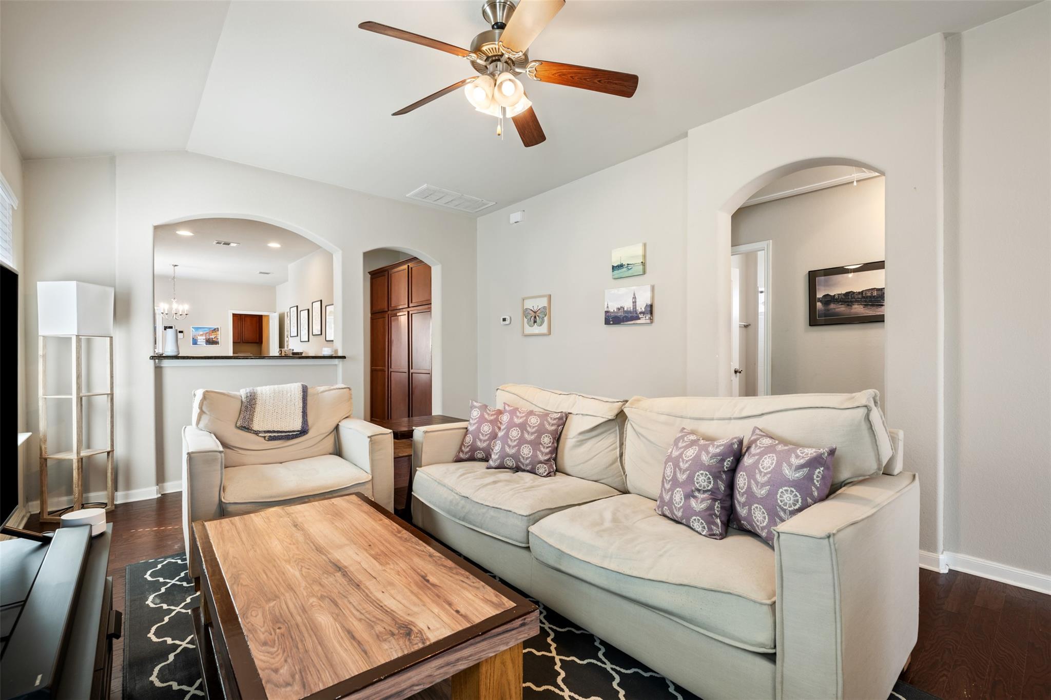 924 Lost Pines Ln, Cedar Park, TX 78613 — photo 1
