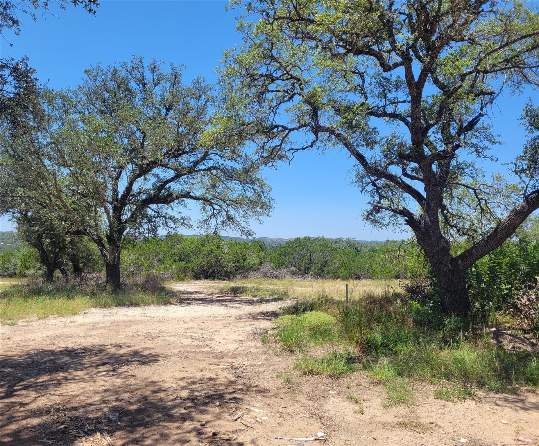 638  Bonita Dr, Blanco, TX 78606 — photo 1