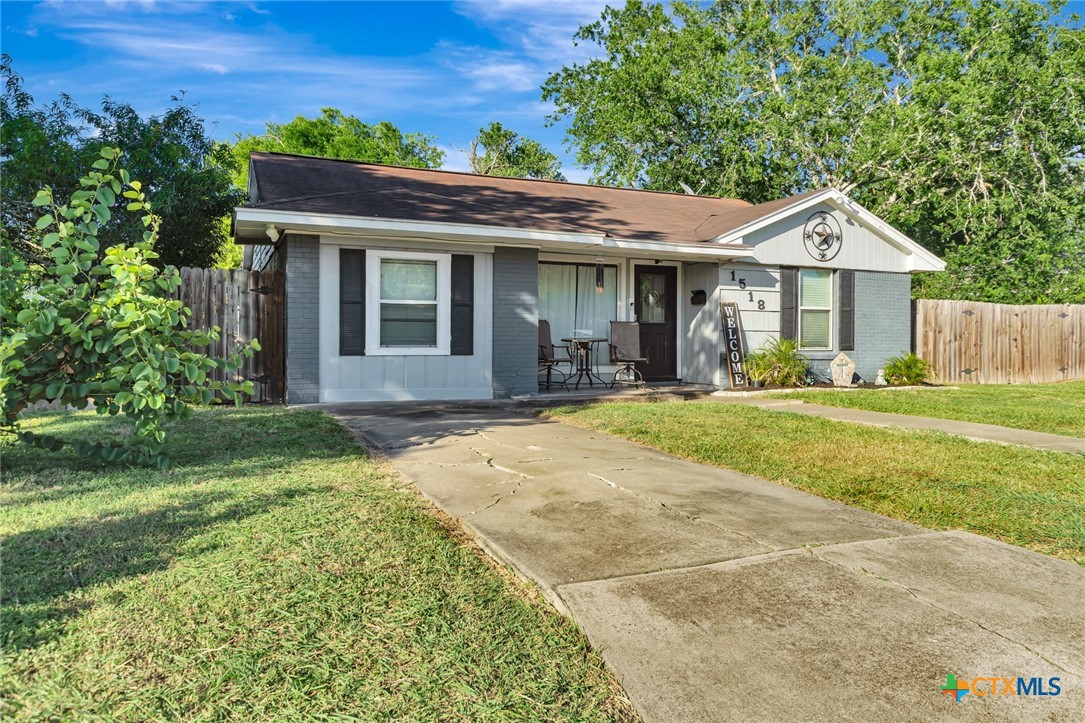 1518 Bonham Dr., Victoria, TX 77901 — photo 1