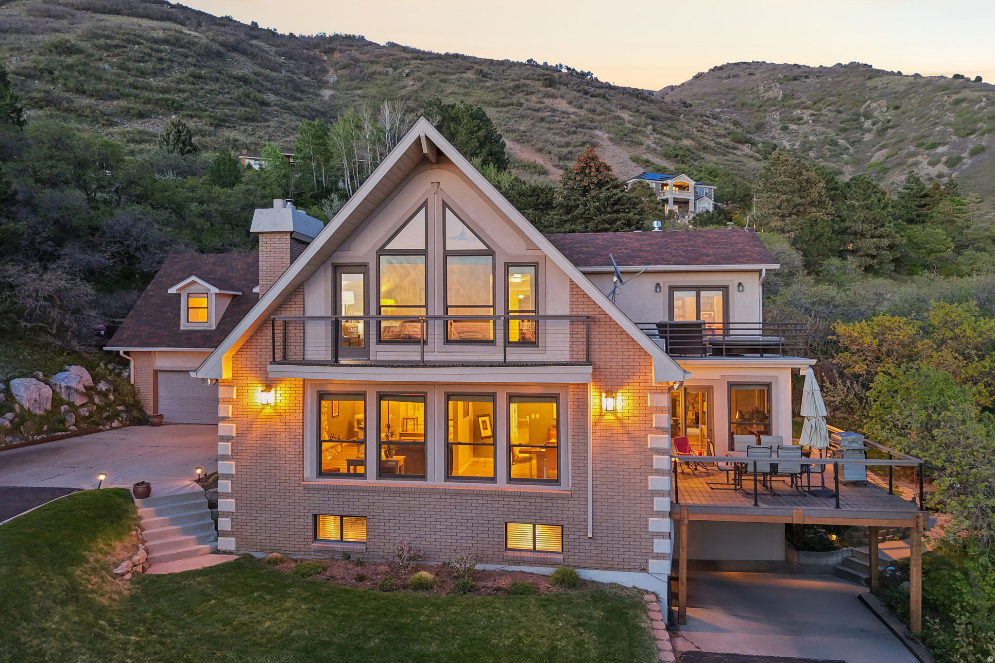 2686 E BONNEVILLE TERRACE DR, South Ogden, UT 84403 — photo 1