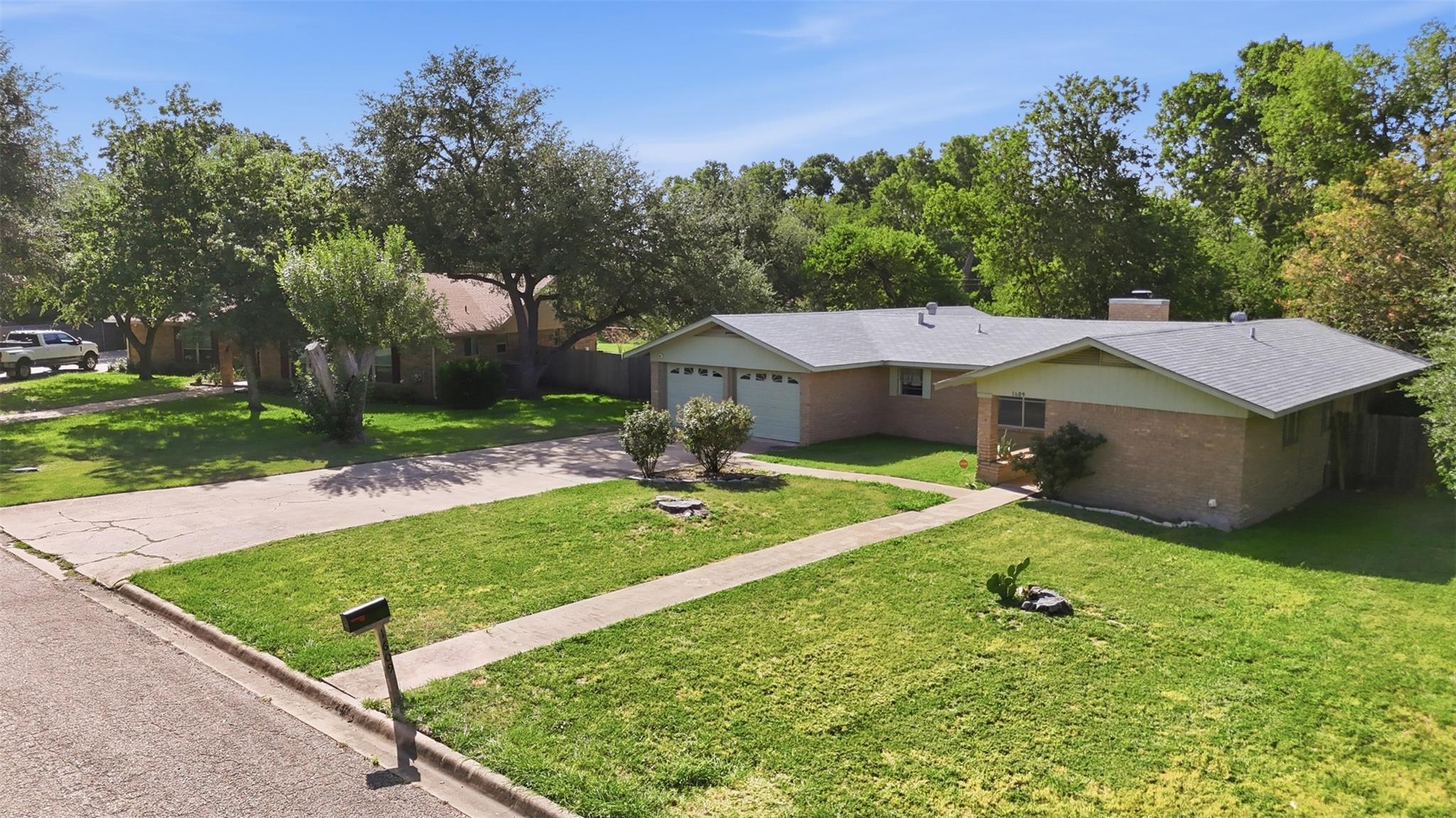 1609  Tammi Ln, Taylor, TX 76574 — photo 1