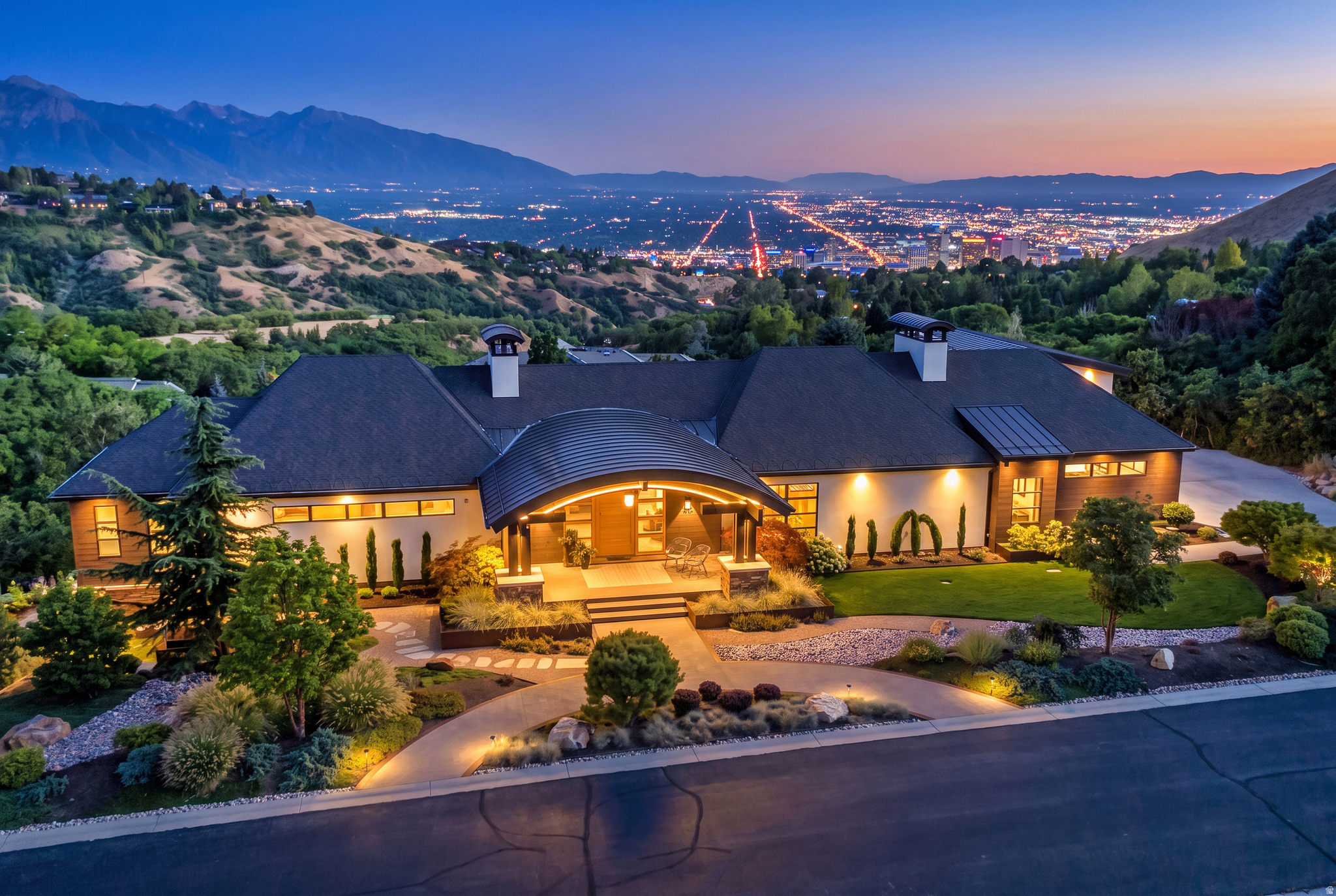 350 E CAPITOL OAKS LN, Salt Lake City, UT 84103 — photo 1