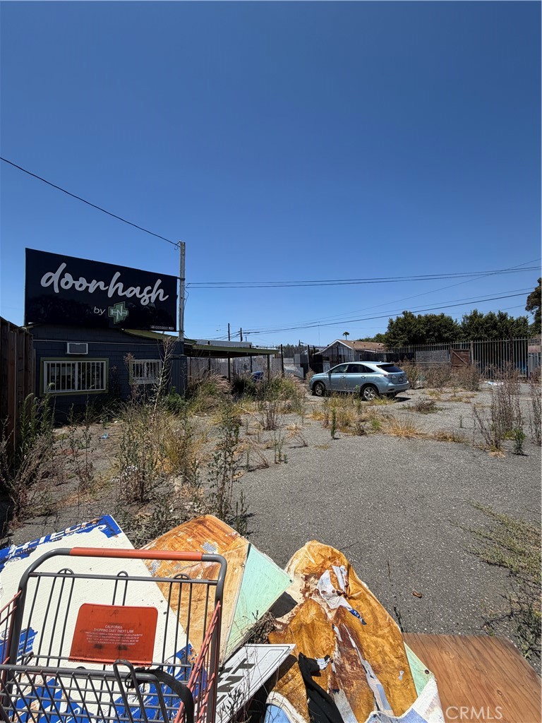 901 W Anaheim, Los Angeles, CA 90744 — photo 1