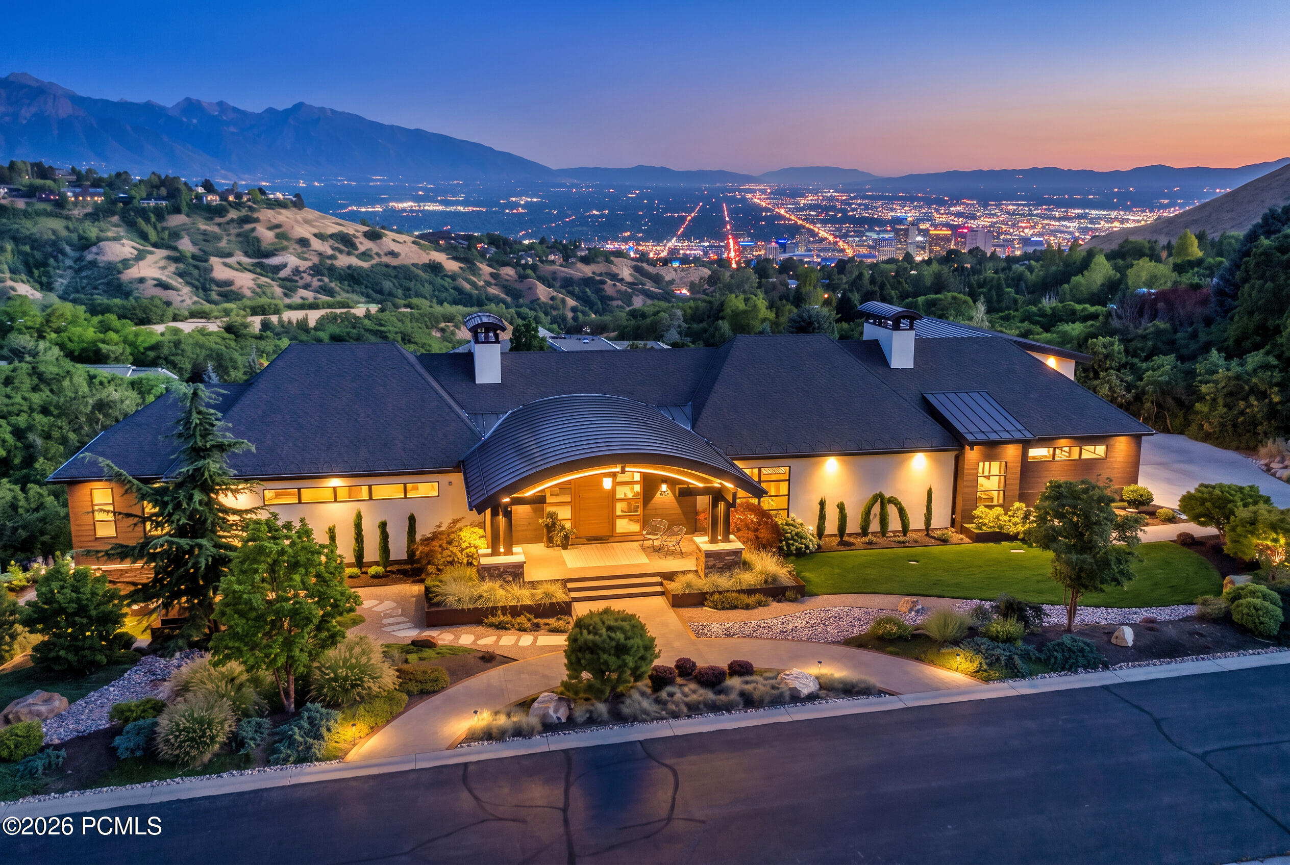 350 E Capitol Oaks Lane, Salt Lake City, UT 84103 — photo 1