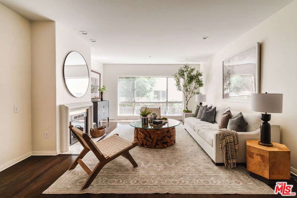 11855 Goshen Avenue 104, Los Angeles, CA 90049 — photo 1