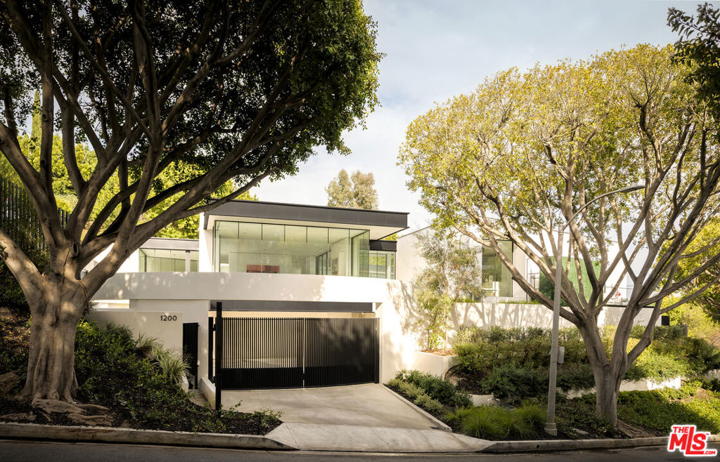 1200 Laurel Way, Beverly Hills, CA 90210 — photo 1