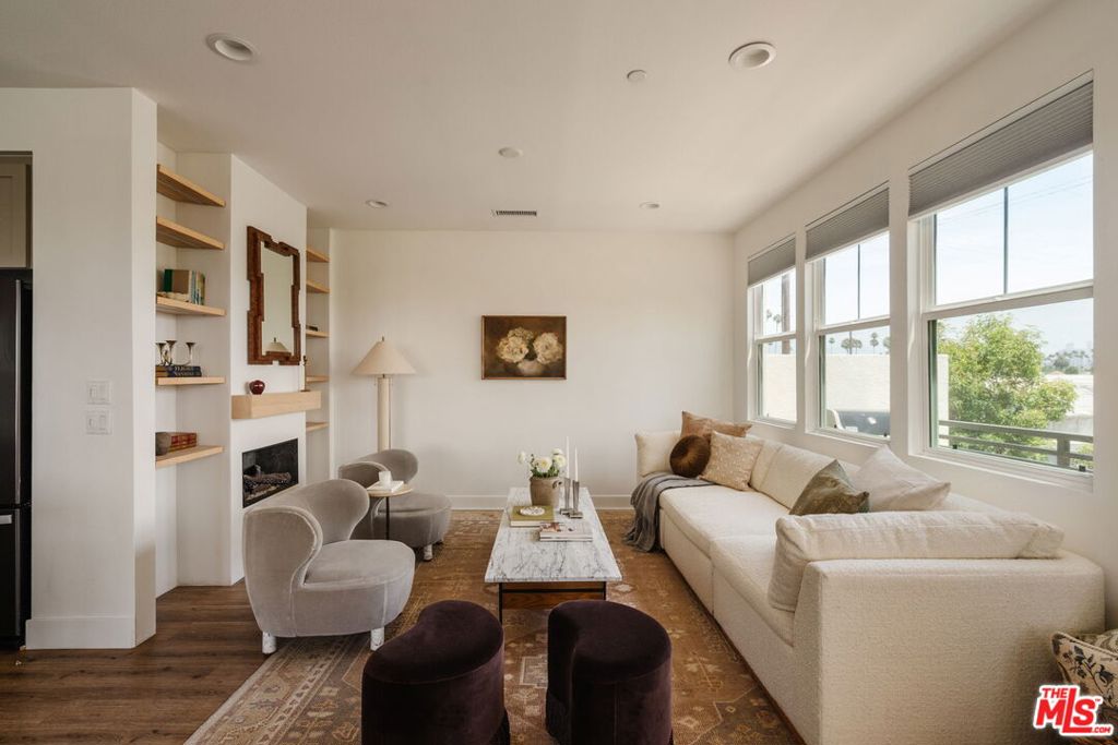 2911 Exposition Place 1, Los Angeles, CA 90018 — photo 1