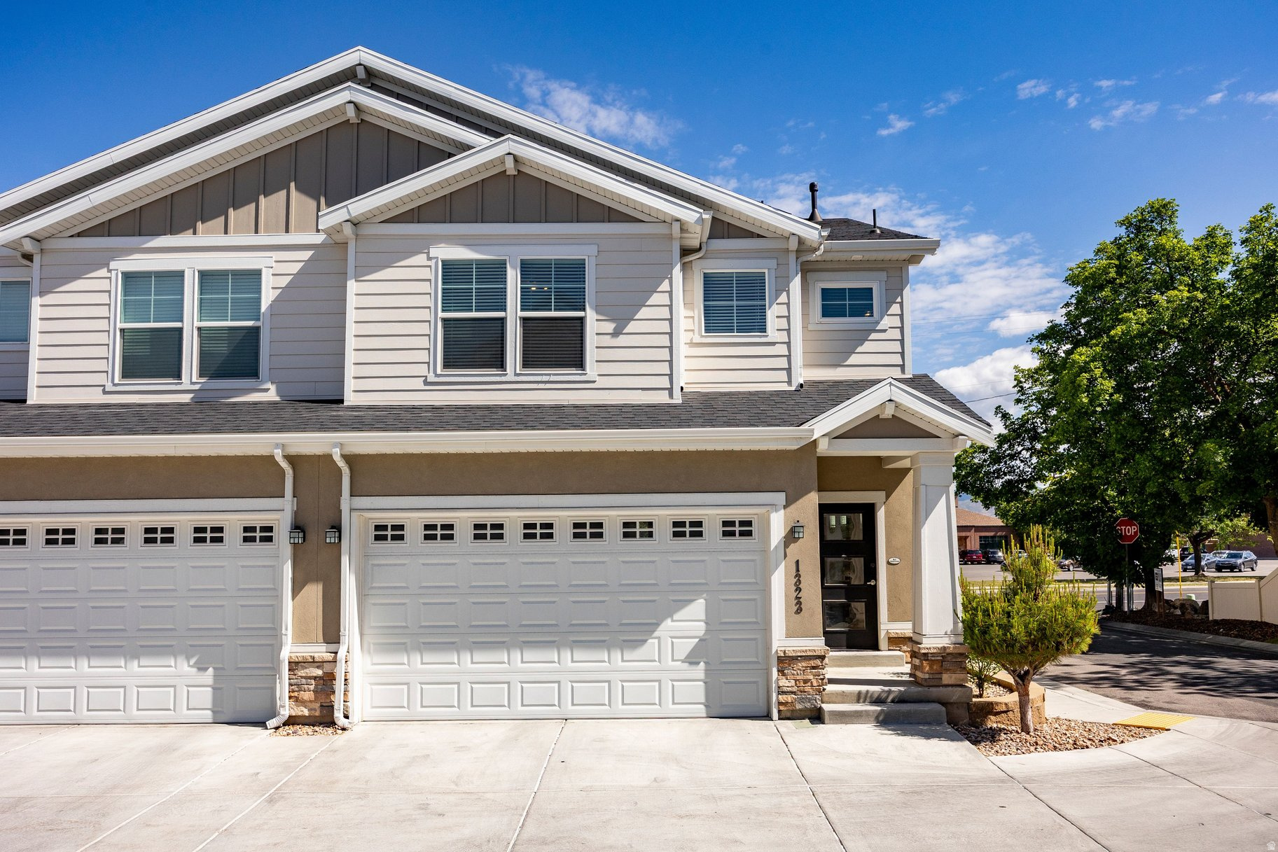 1323 E WEYBURN LN, Holladay, UT 84117 — photo 1