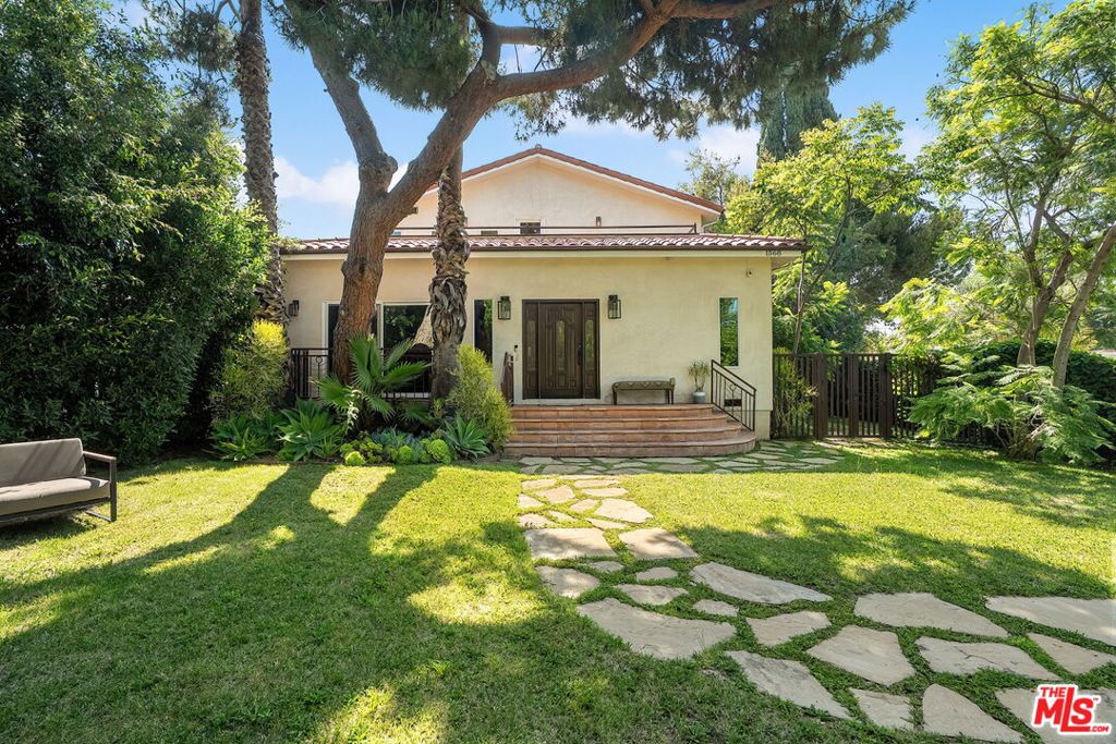 1568 S Point View Street, Los Angeles, CA 90035 — photo 1