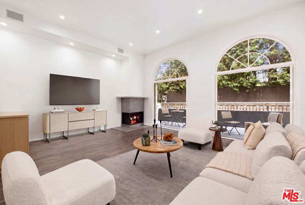 14100 Dickens Street 2, Sherman Oaks, CA 91423 — photo 1