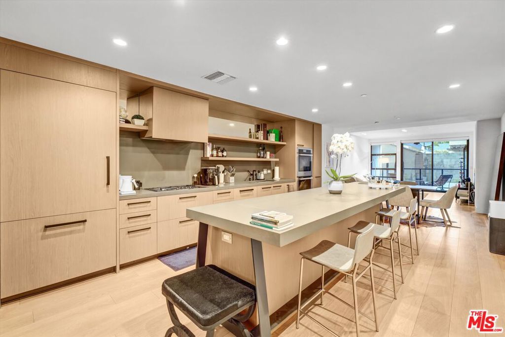 10777 WILSHIRE Boulevard 209, Los Angeles, CA 90024 — photo 1