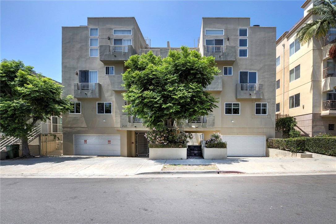 2125 S Bentley Ave 101, Los Angeles, CA 90025 — photo 1