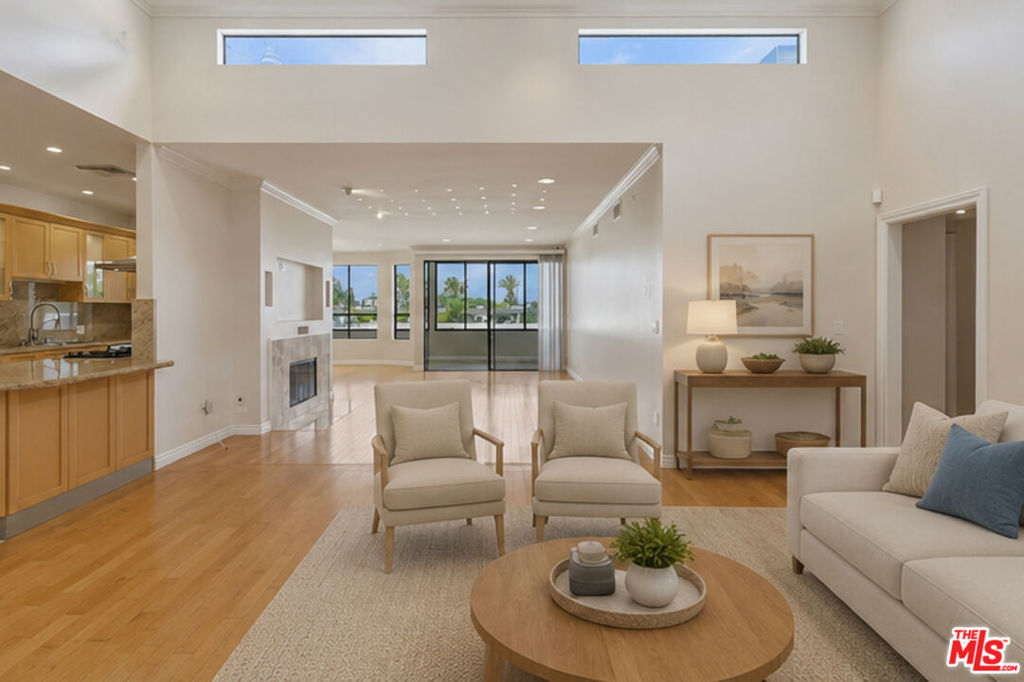 4443 Ventura Canyon Avenue 304, Sherman Oaks, CA 91423 — photo 1