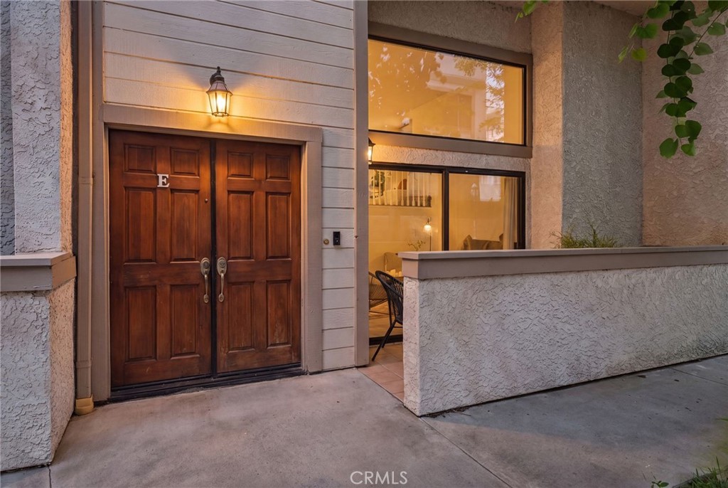 26120 Alizia Canyon Drive E, Calabasas, CA 91302 — photo 1