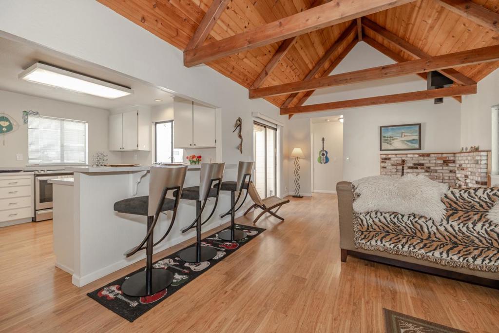 702 Beverly Avenue, Capitola, CA 95010 — photo 1