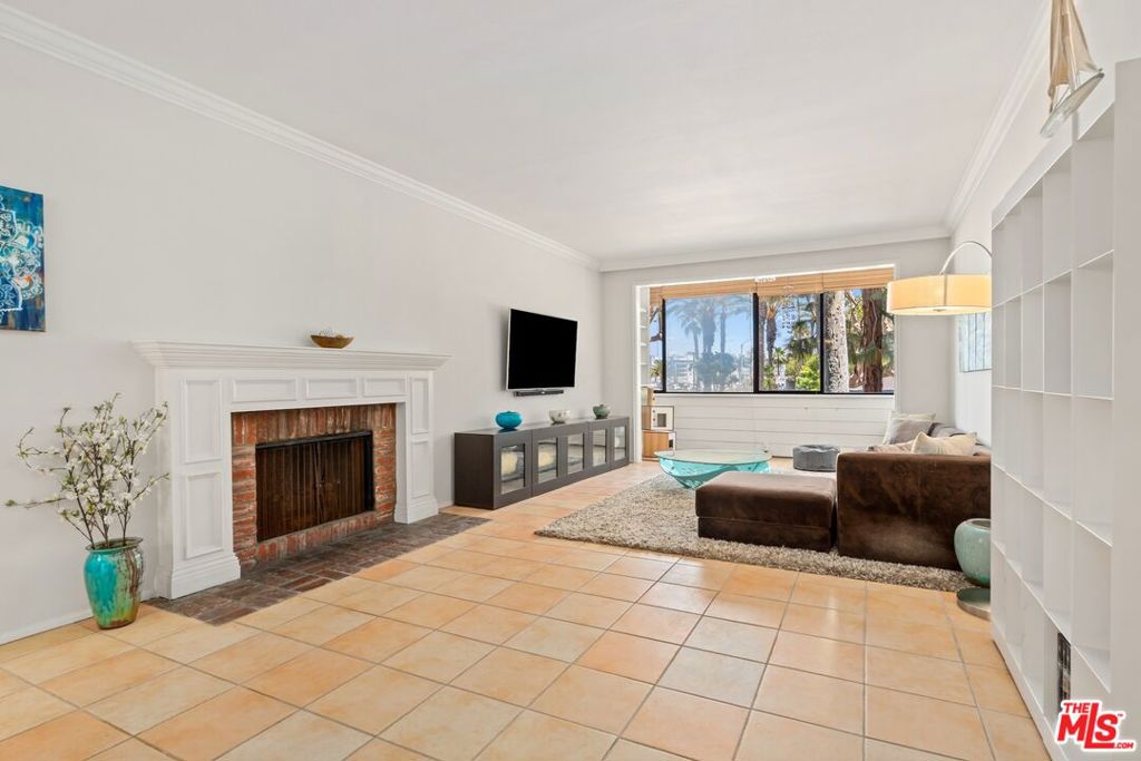 310 Tahiti Way 103, Marina Del Rey, CA 90292 — photo 1