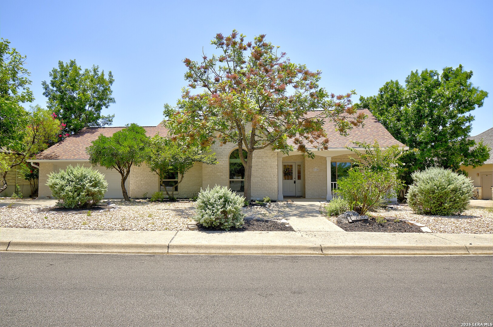 2140 Summit Crest Dr, Kerrville, TX 78028 — photo 1