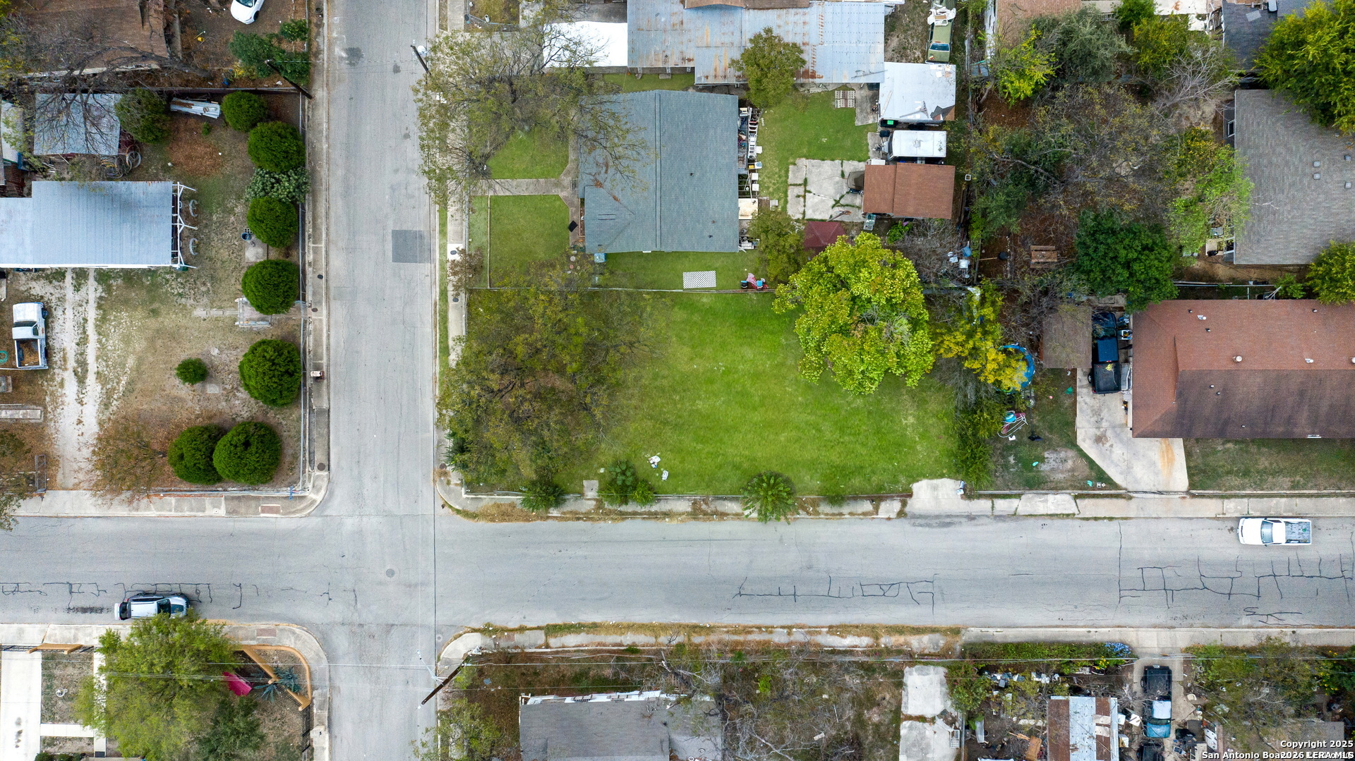 201 N SAN GABRIEL AVE, San Antonio, TX 78237 — photo 1