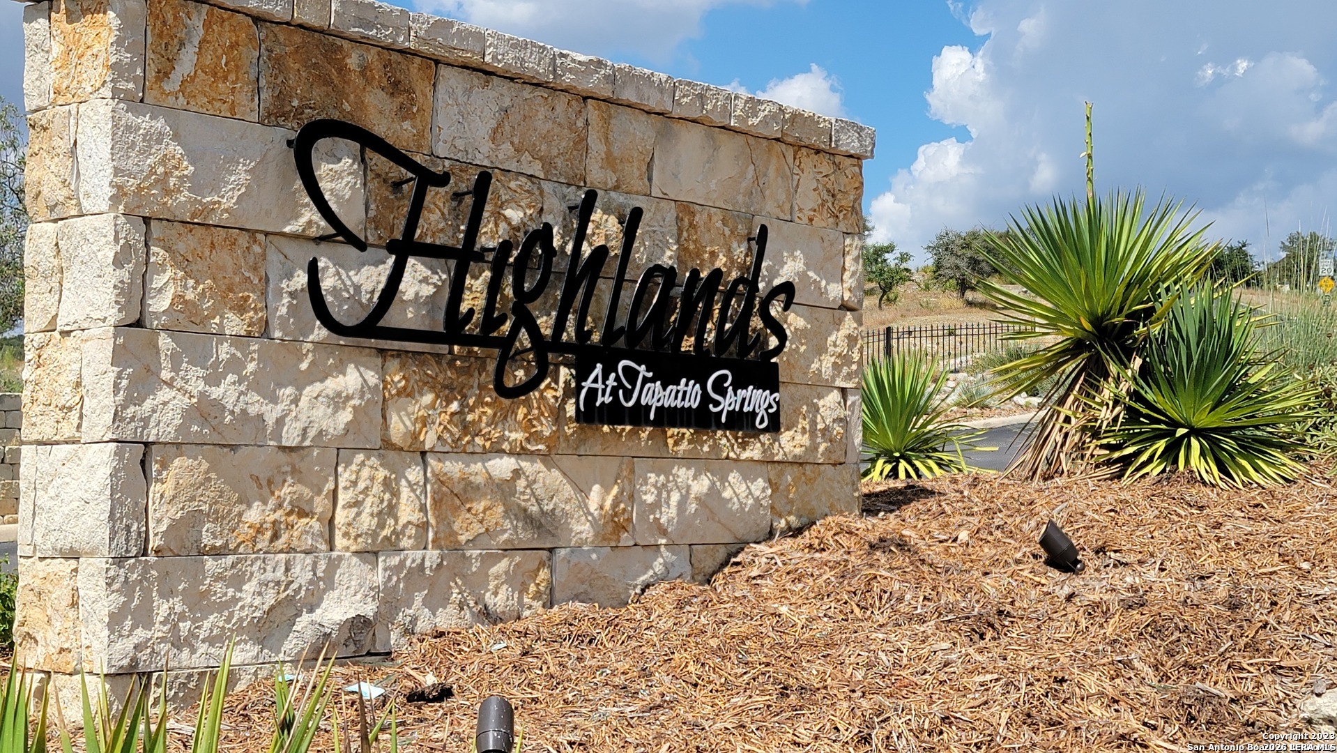 209 Preston, Boerne, TX 78006 — photo 1