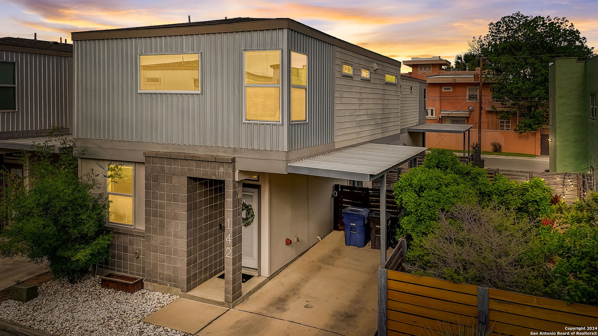 142 E MYRTLE ST, San Antonio, TX 78212 — photo 1