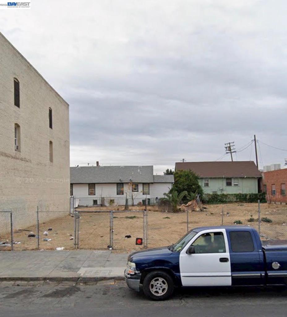 331 S San Joaquin Street