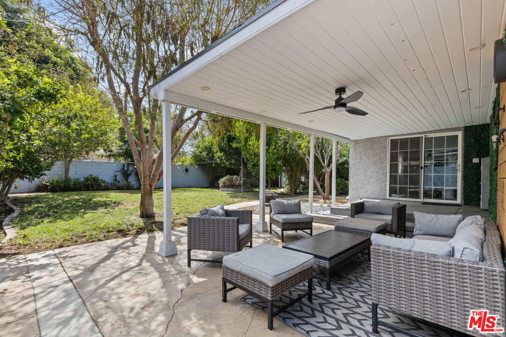 7048 Zelzah Avenue, Los Angeles, CA 91335 — photo 1
