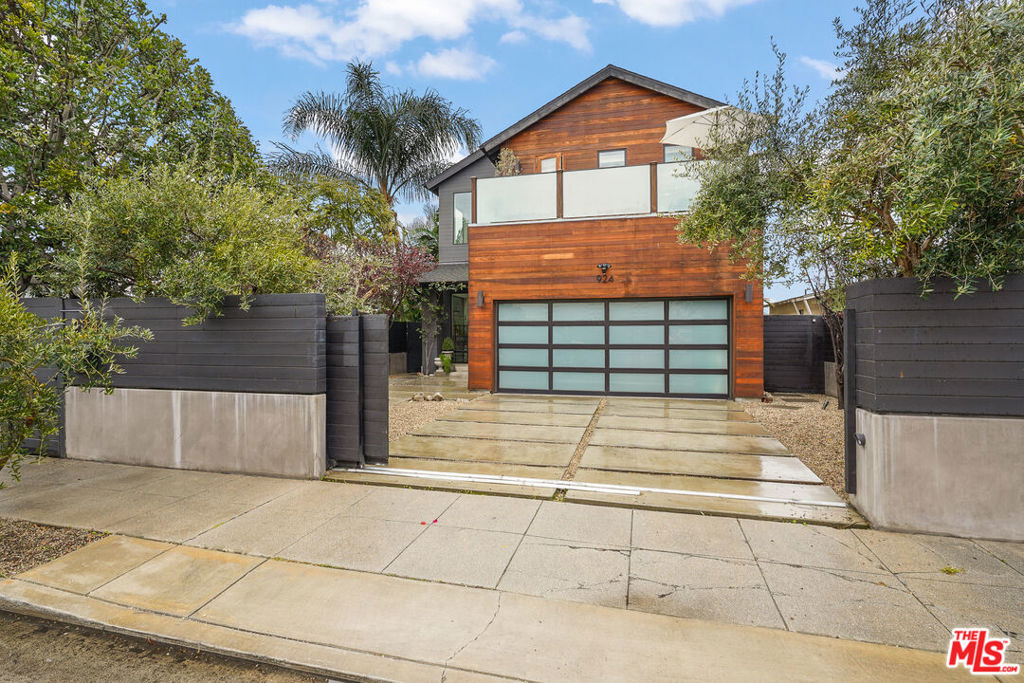 924 Vernon Avenue, Venice, CA 90291 — photo 1