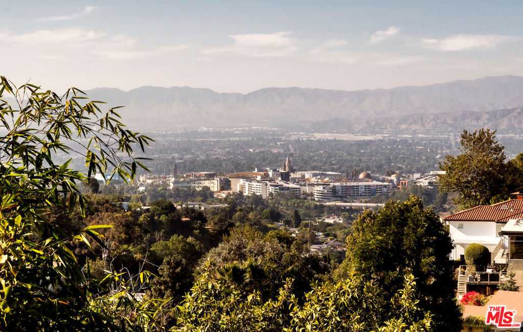 7265 Caverna Drive, Los Angeles, CA 90068 — photo 1