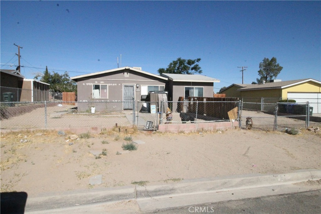 610 Chateau, Barstow, CA 92311 — photo 1