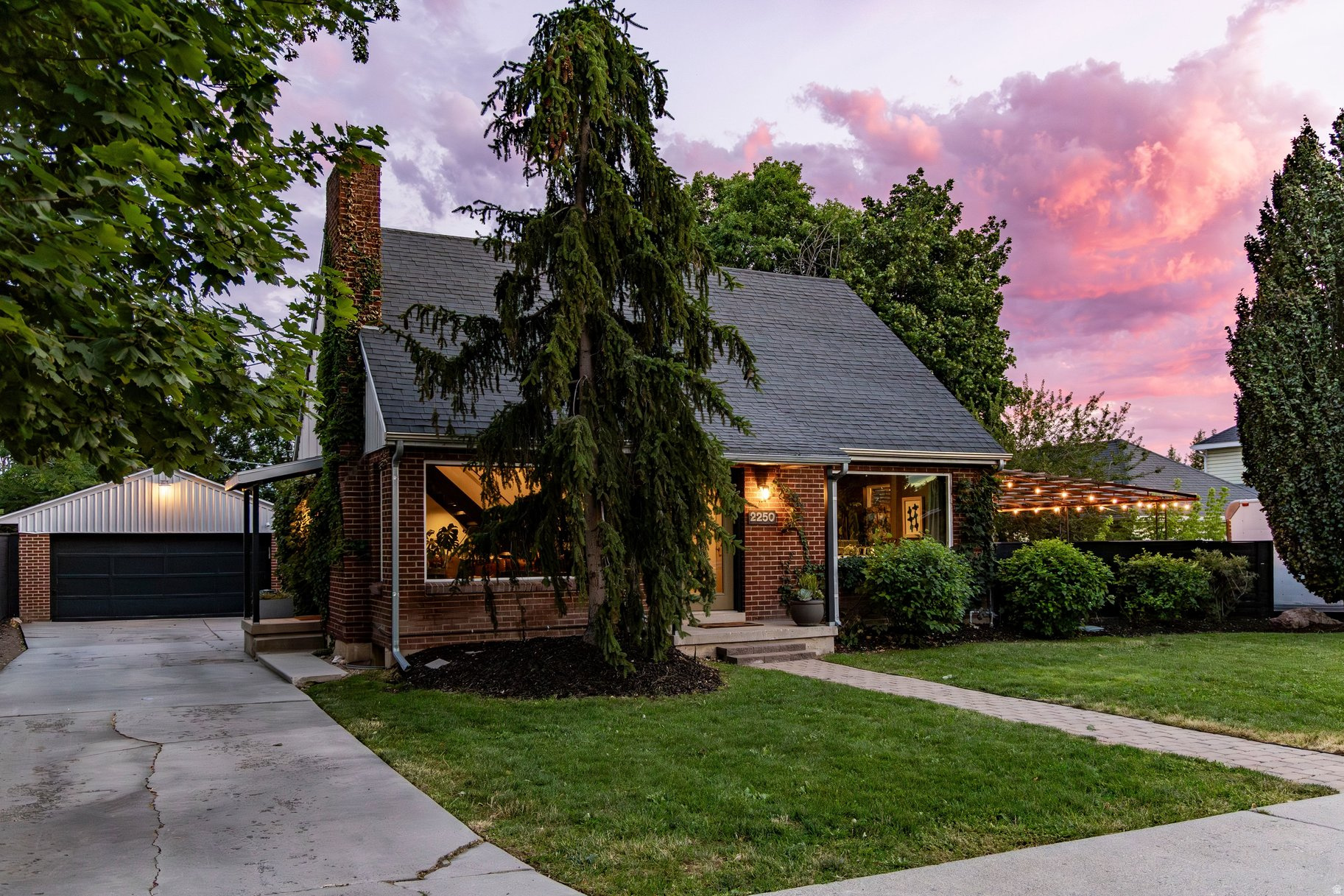 2250 E KELLER LN, Millcreek, UT 84109 — photo 1