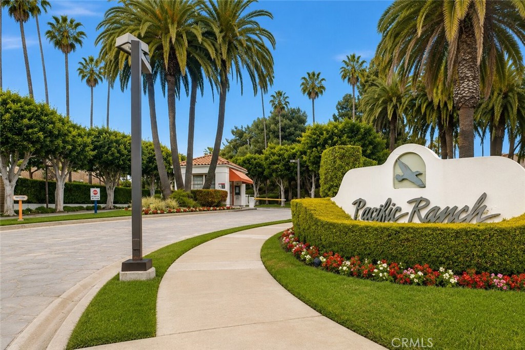 7402 Yellowtail Drive #204 Drive 204, Huntington Beach, CA 92648 — photo 1
