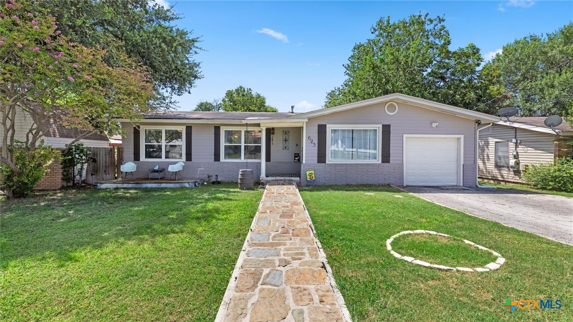 623 Southeast Terrace, New Braunfels, TX 78130 — photo 1