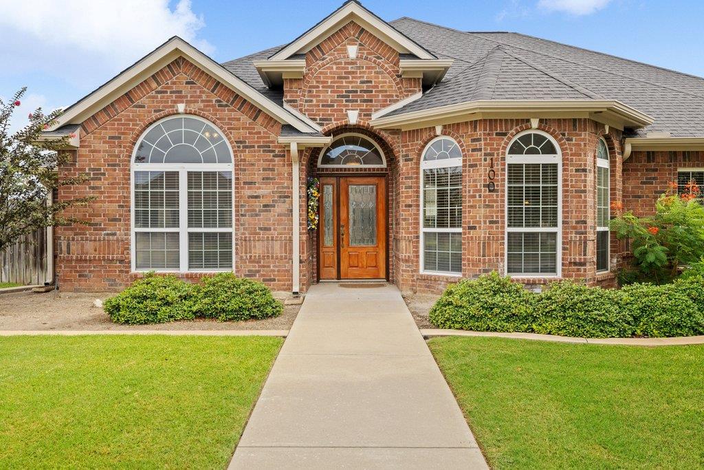 100 Davis, Thorndale, TX 76577 — photo 1