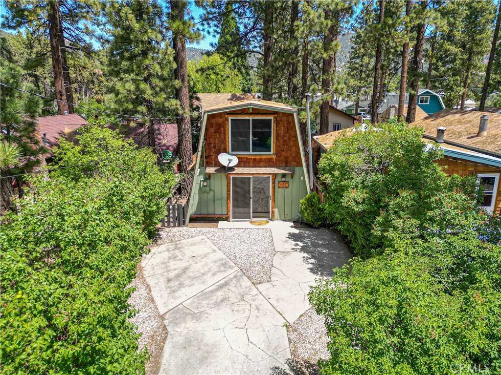 327 W Country Club, Big Bear City, CA 92314 — photo 1